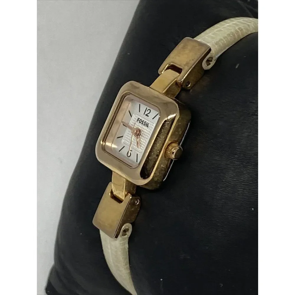 Fossil ES2780 Womens White Leather Analog Silver Dial Quartz Genuine Watch MP795
